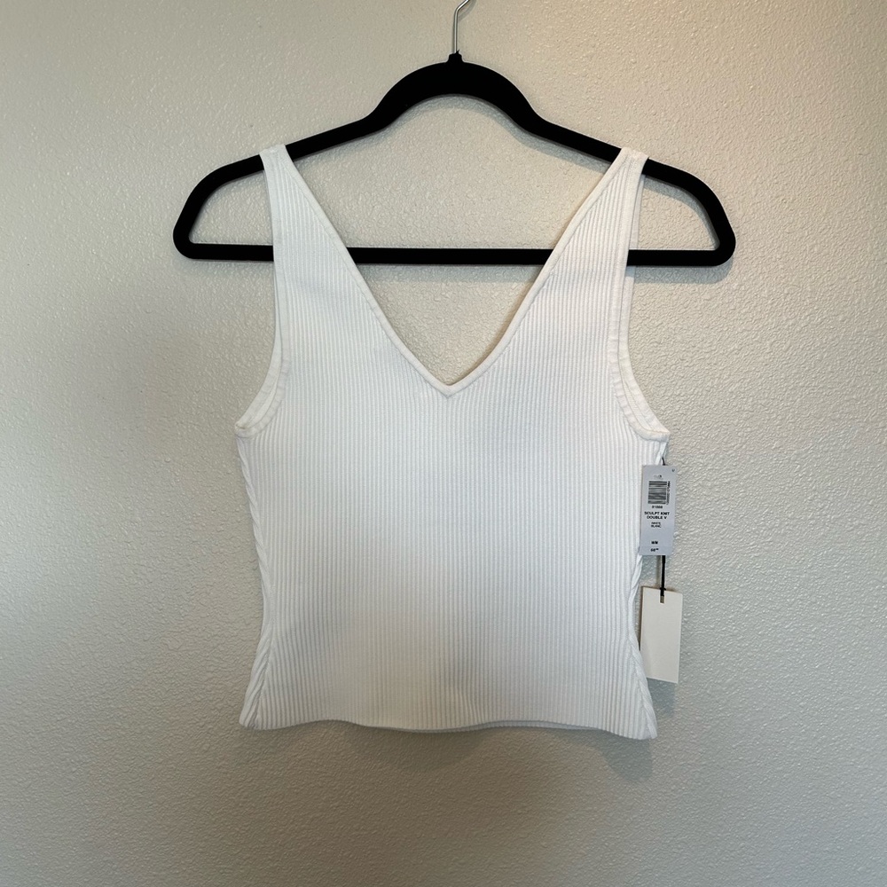 NWT Babaton V neck Sculpt Knit tank